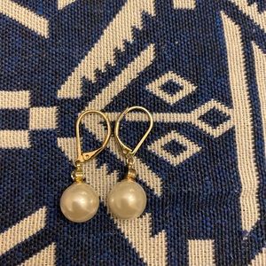 Old Navy Pearl drop earrings